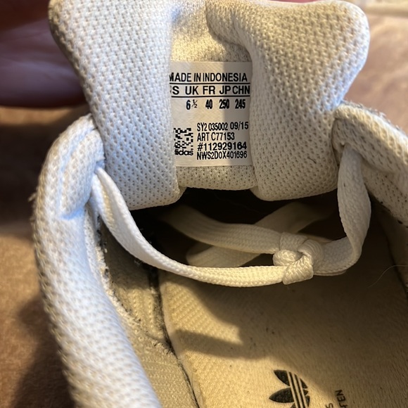 adidas superstar sneaker - women’s size 8 - Picture 5 of 9